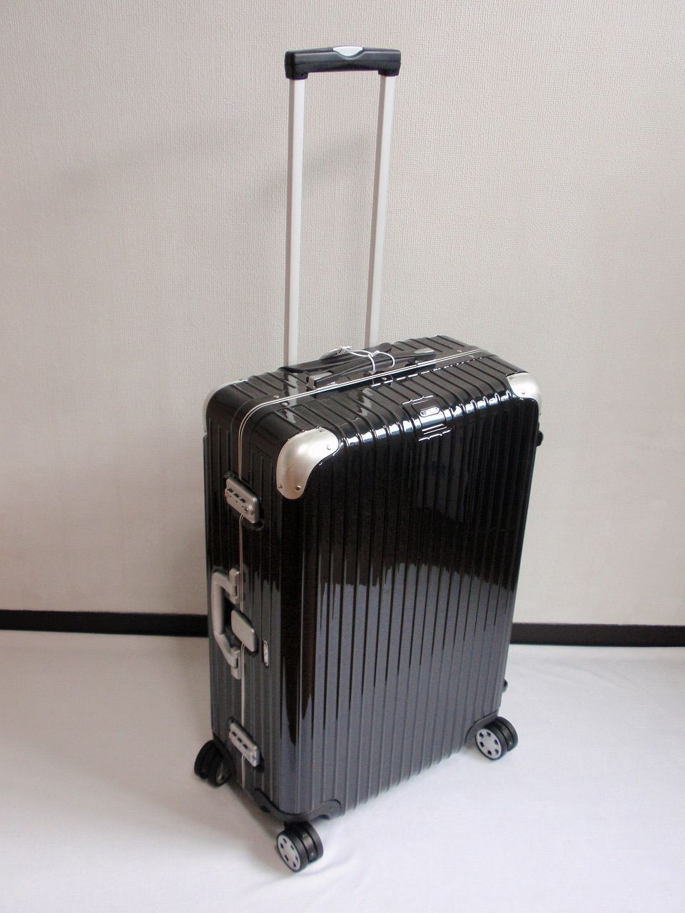 新品】Rimowaリモワ 60L リンボ 4輪 黒 スーツケースバッグ